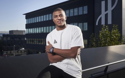 九体育评论-曼城时期坎塞洛就是球队大脑